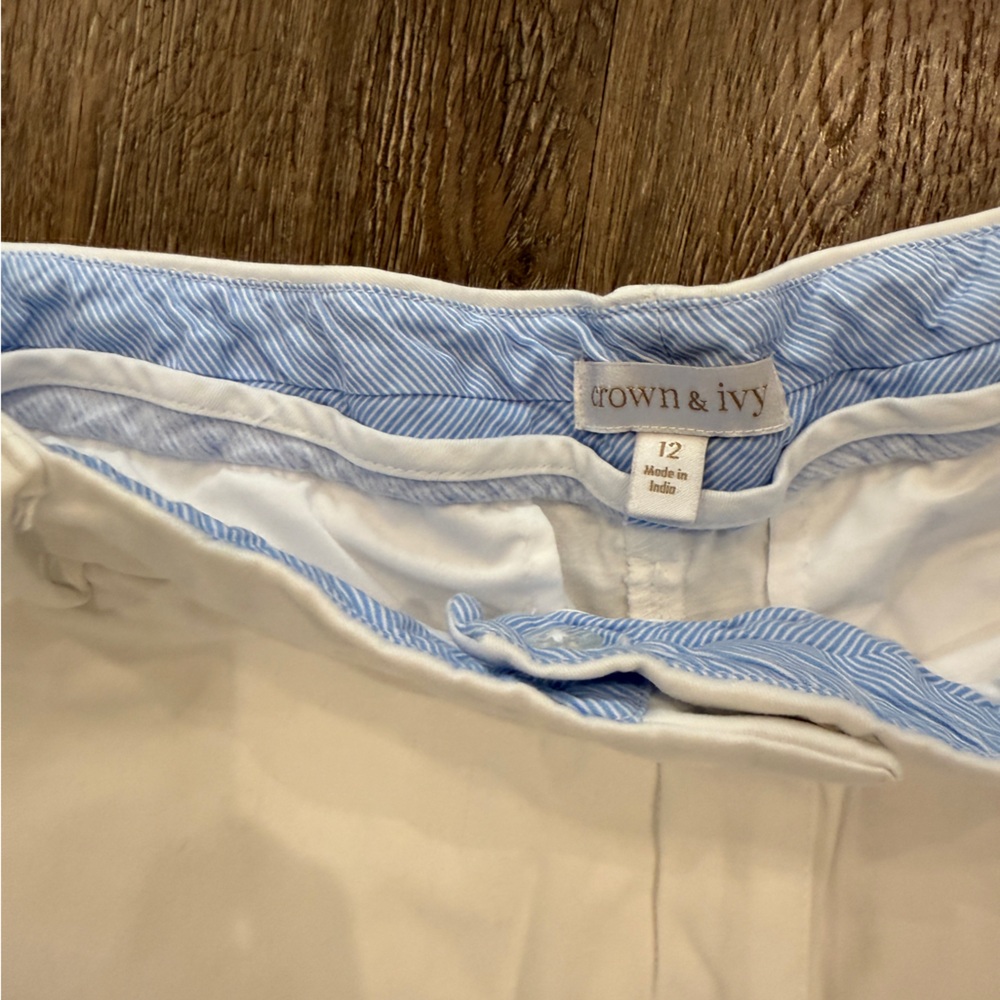 Crown & Ivy Caroline Shorts - White - Picture 3 of 3